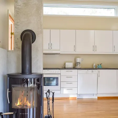 3 Bedroom Cozy In Forsand *